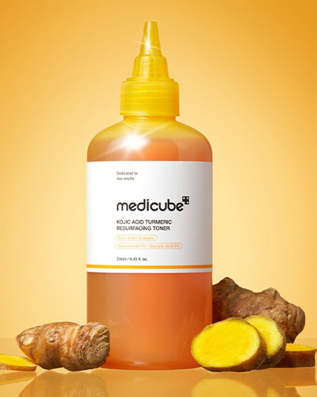 KOJIC ACID TURMERIC RESURFACING TONER 250ML - Medicube