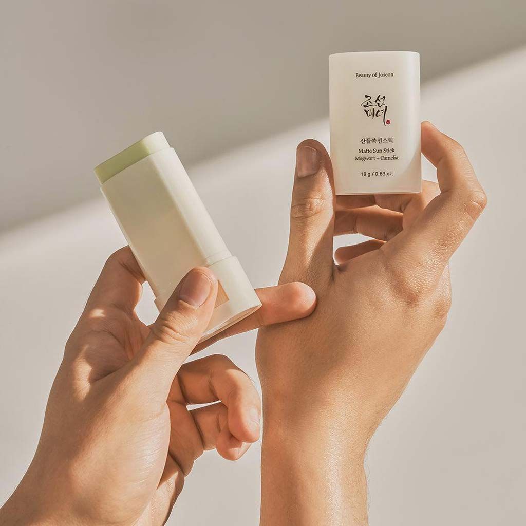 Matte Sun Stick: Mugwort + Camellia SPF50+ PA++++ 18g - Beauty of Joseon